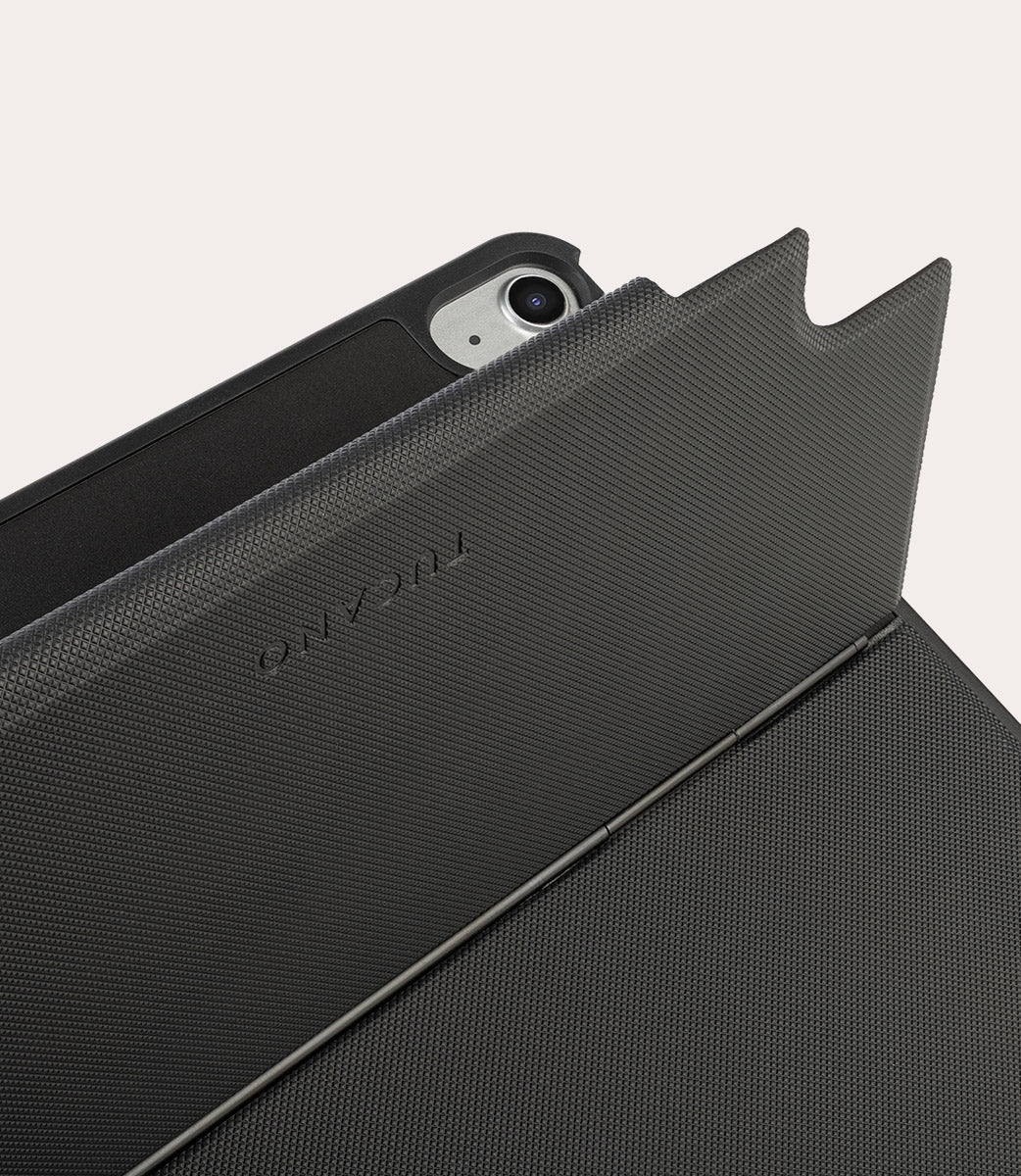 Funda teclado Tucano con TrackPad para iPad 10ª Generación 10.9”