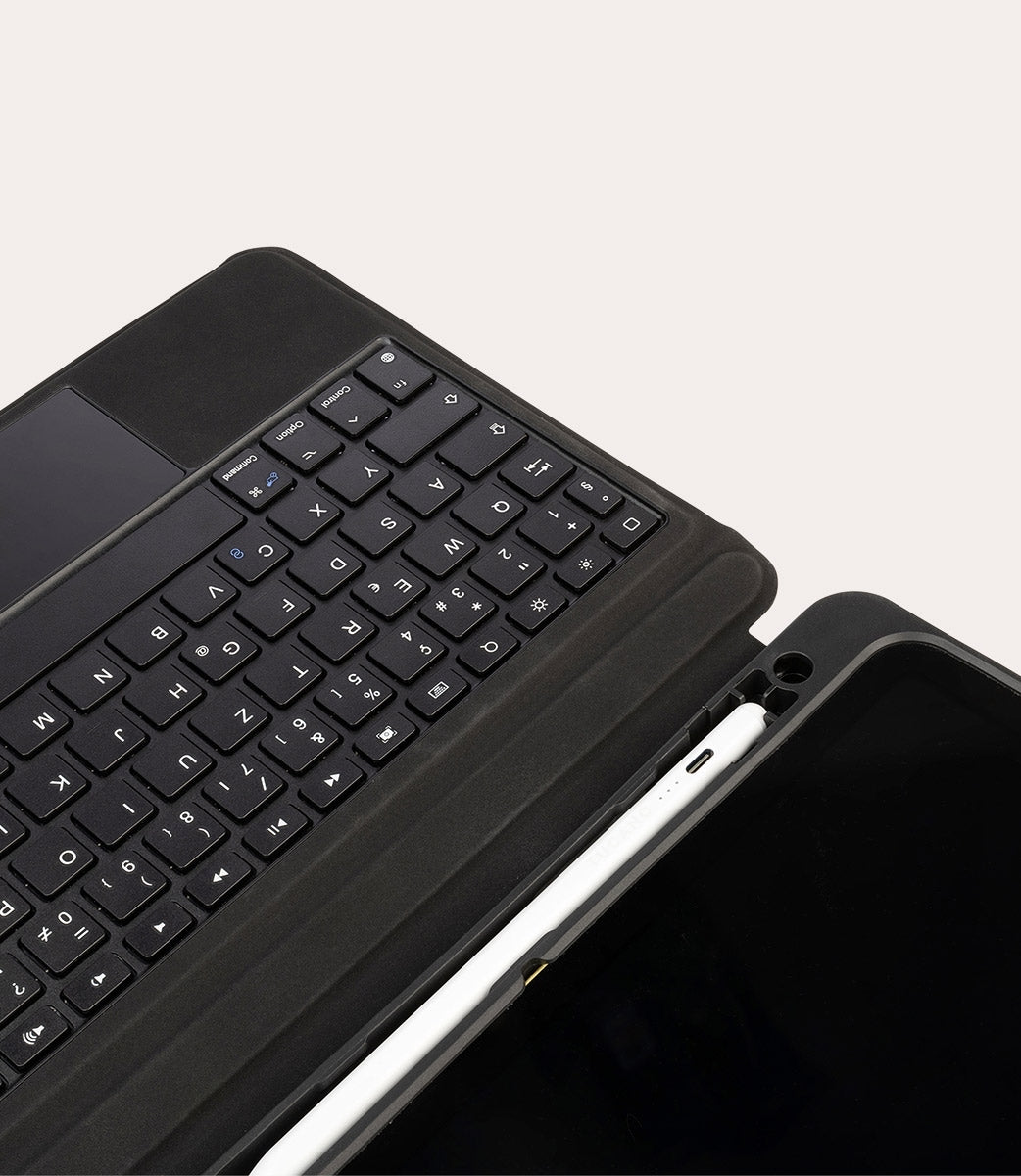Funda teclado Tucano con TrackPad para iPad 10ª Generación 10.9”