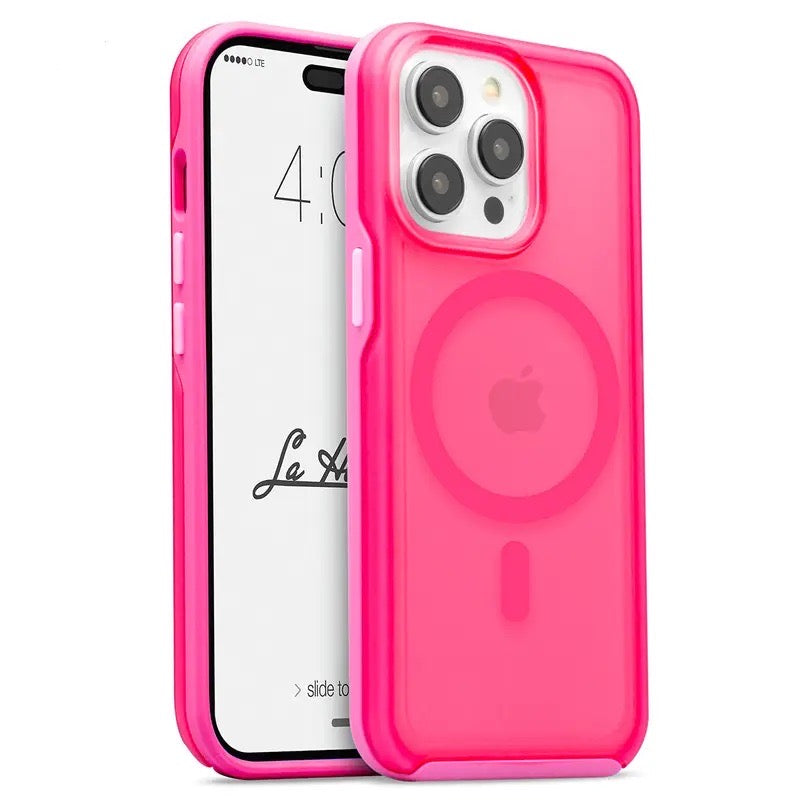 Funda Cellairis La Hornet Matte MagSafe para iPhone 15 Pro Max